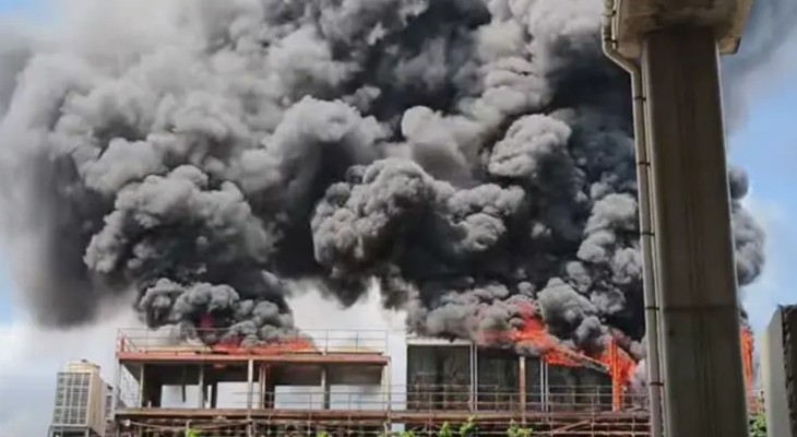 নিয়ন্ত্রণে মহাখালীর ভবনে লাগা আগুন